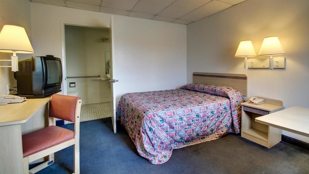Motel 6-Salina, Ks מראה חיצוני תמונה