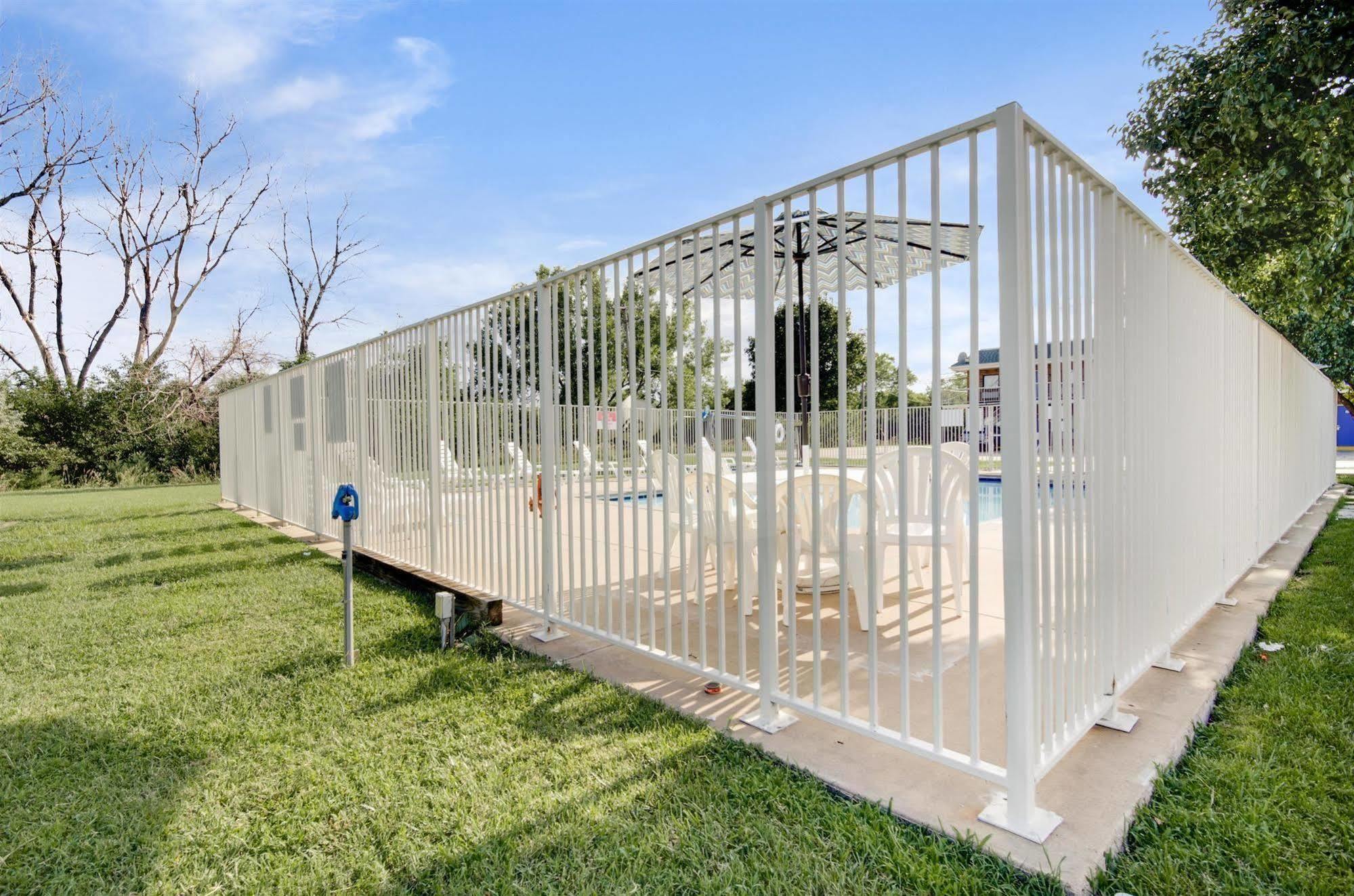 Motel 6-Salina, Ks מראה חיצוני תמונה