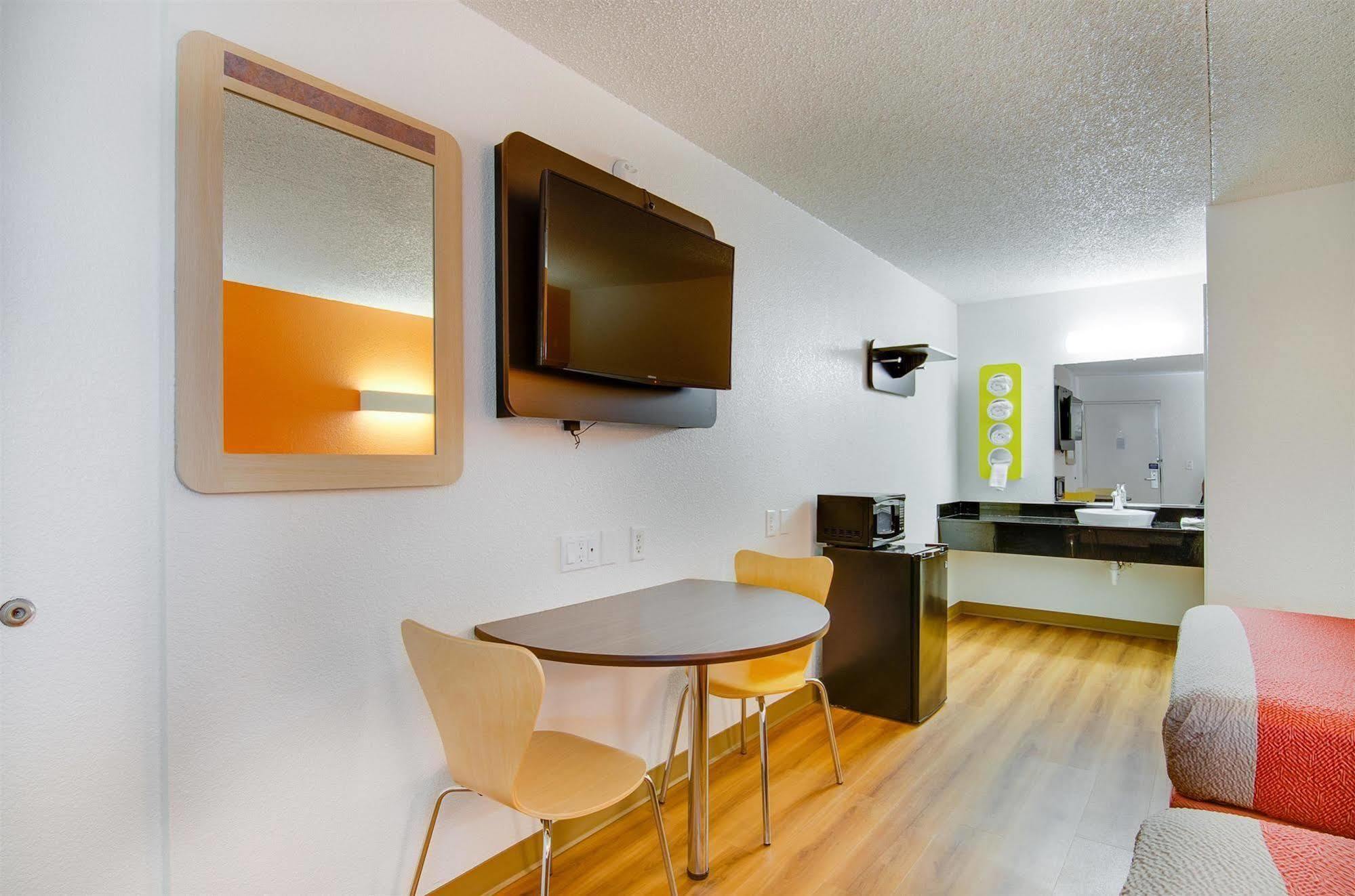 Motel 6-Salina, Ks מראה חיצוני תמונה